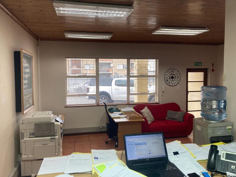 To Let Commercial Property for Rent in Newton Park Eastern Cape